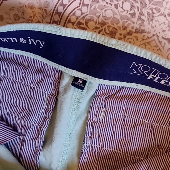 COPY - crown & Ivy light colored shorts - Picture 8 of 15